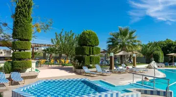 Stamos Hotel