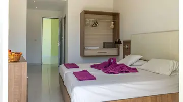 Stamos Hotel