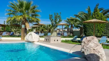 Stamos Hotel