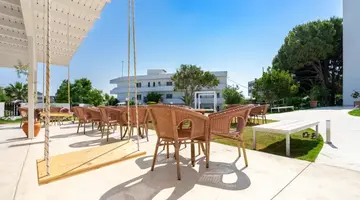 Stamos Hotel
