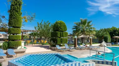 Stamos Hotel