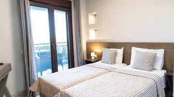 Stamos Hotel