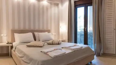 Stamos Hotel