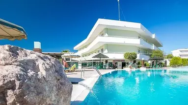Stamos Hotel