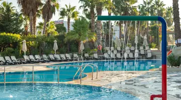 STAR BEACH VILLAGE & WATER PARK