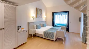 STARLIGHT RESORT HOTEL