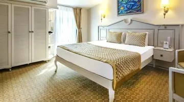 STARLIGHT RESORT HOTEL