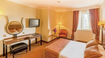 STARLIGHT RESORT HOTEL