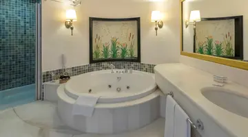 STARLIGHT RESORT HOTEL