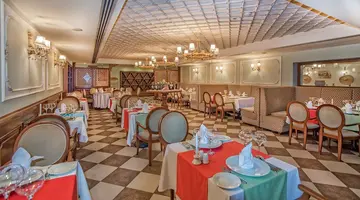 STARLIGHT RESORT HOTEL