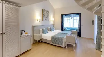 STARLIGHT RESORT