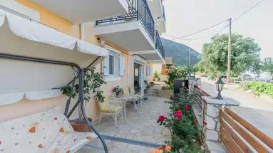 Stellatos House and Suites