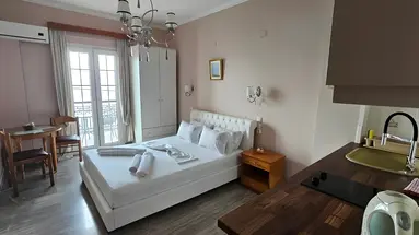 Stellatos House and Suites