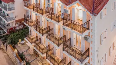 Stellatos House and Suites