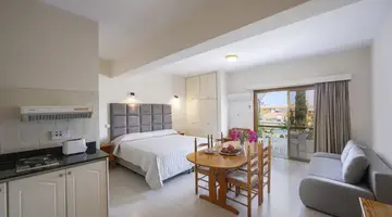 Stephanos Hotel Apts
