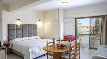 Stephanos Hotel Apts