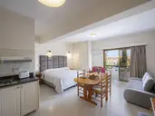 Stephanos Hotel Apts