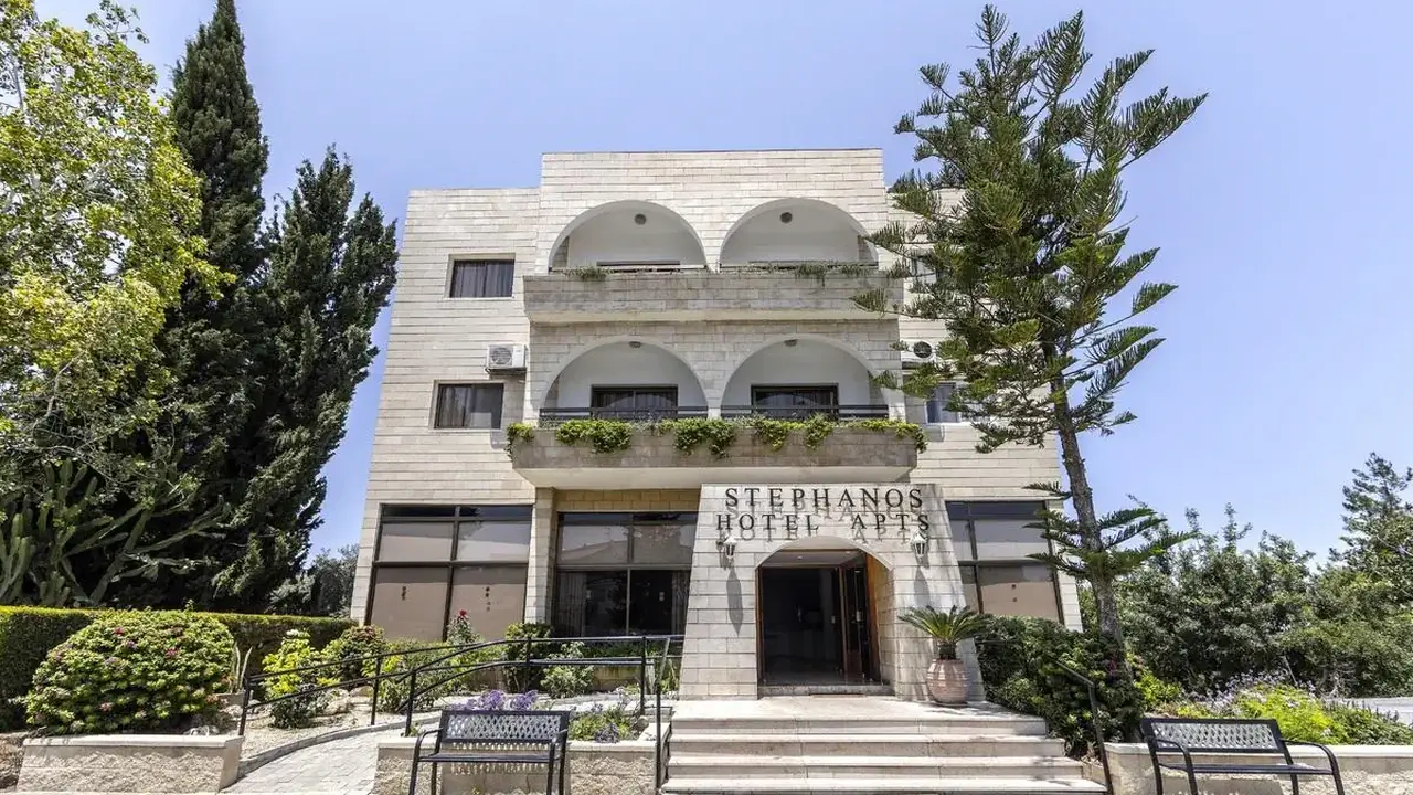 Stephanos Hotel Apts