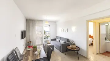 Stephanos Hotel Apts