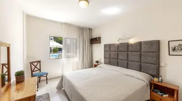 Stephanos Hotel Apts