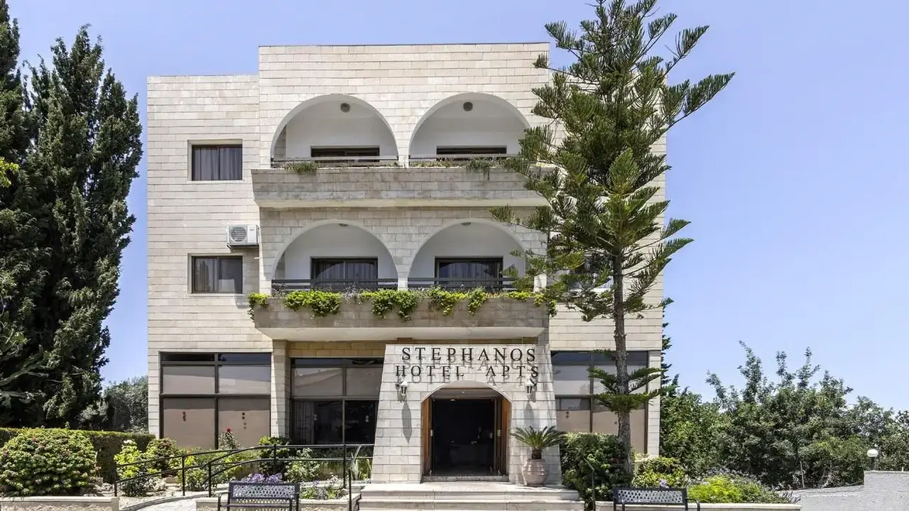 Stephanos Hotel Apts
