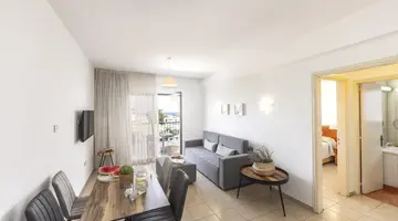 Stephanos Hotel Apts