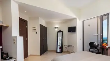 Steris Elegant Beach Hotel