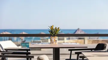 Steris Elegant Beach Hotel