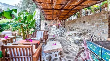Stone Village Petrino Horio