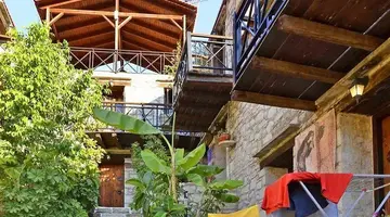 Stone Village Petrino Horio
