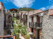Stone Village Petrino Horio