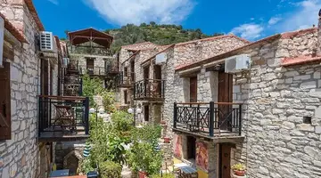 Stone Village Petrino Horio