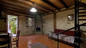 Stone Village Petrino Horio
