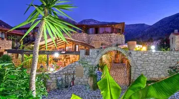 Stone Village Petrino Horio
