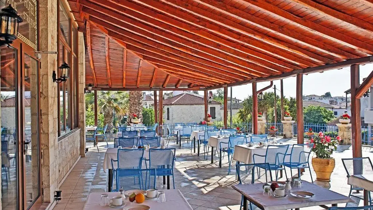 Stratos Hotel