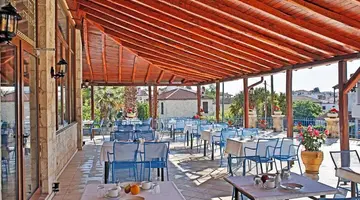 Stratos Hotel