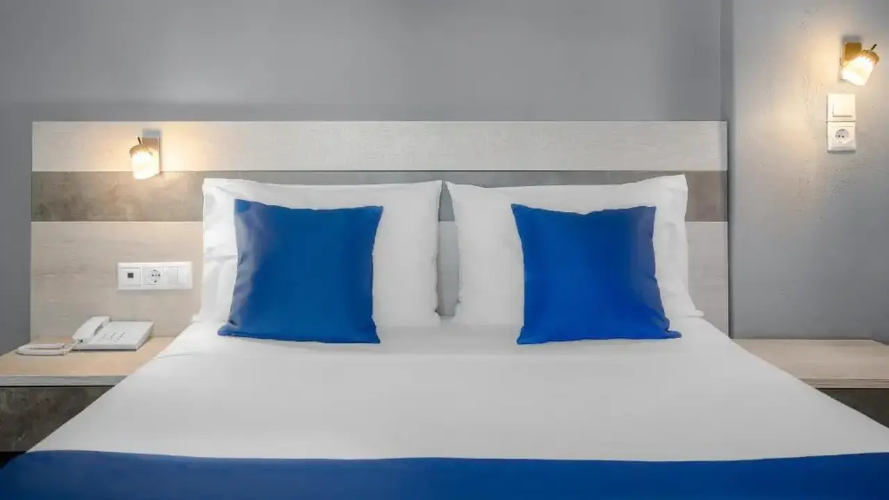 Stratos Hotel