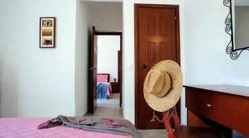 Stratos Hotel