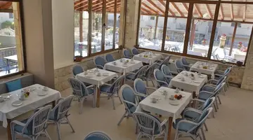 Stratos Hotel