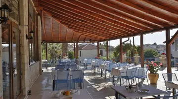 Stratos Hotel