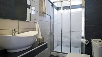 Stratos Hotel