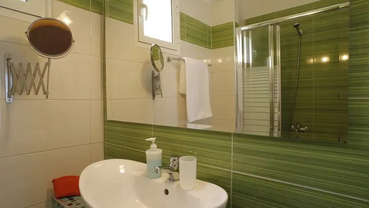 Stratos Hotel