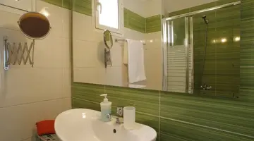 Stratos Hotel