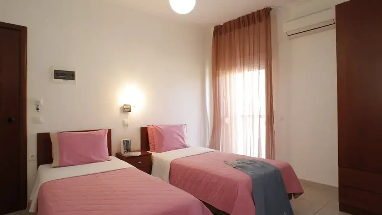 Stratos Hotel