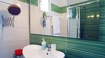 Stratos Hotel