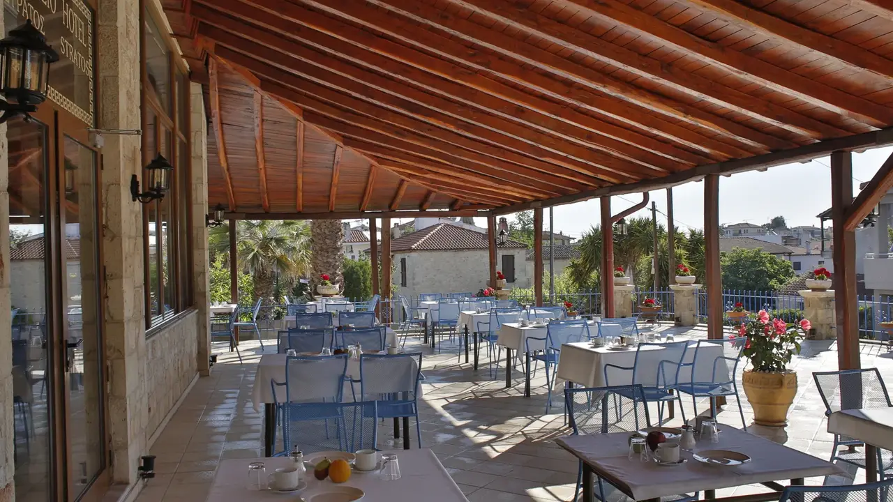 Stratos Hotel