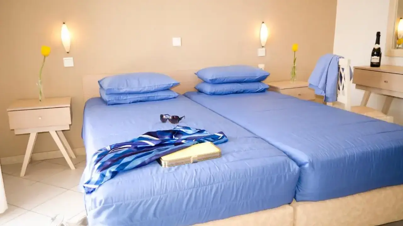Stratos Hotel