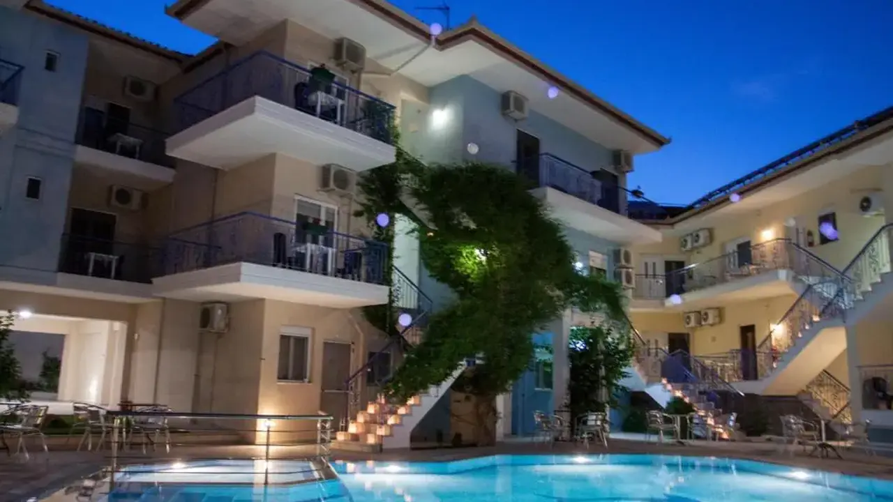 Stratos Hotel