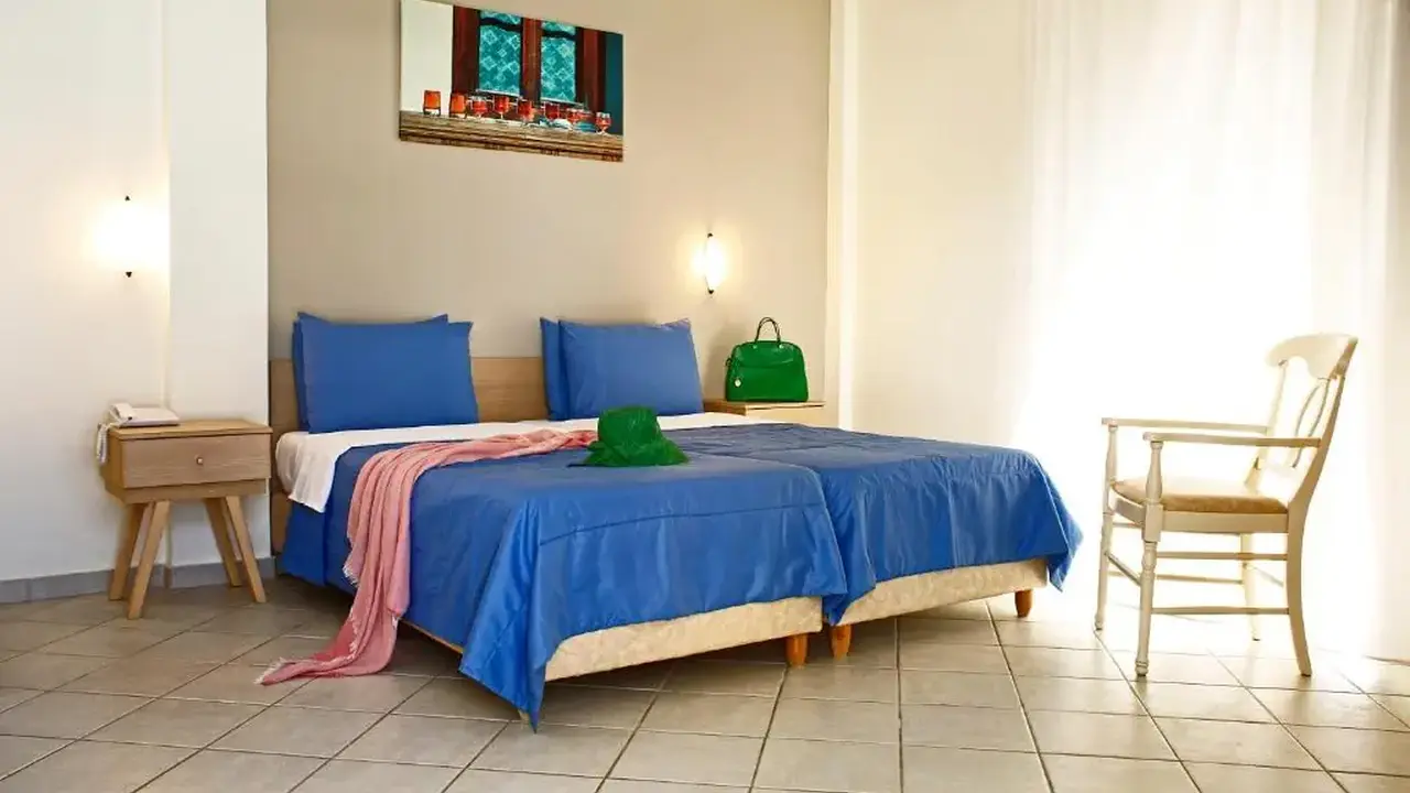 Stratos Hotel