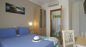 Stratos Hotel